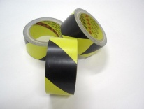 3M bezpečnostní černo-žlutá podlahová páska