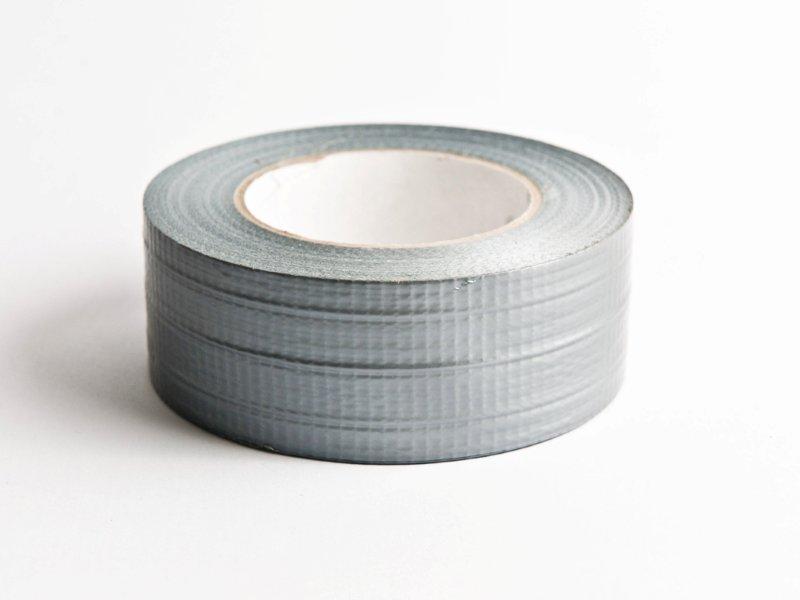 Duck tape stříbrná lesklá ekonomická