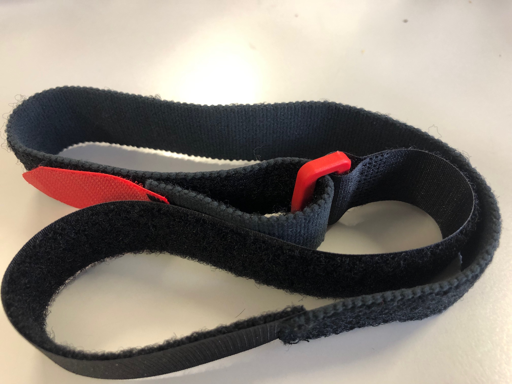 Pružný /stretch/ stahovací pásek Velstrap šíře 25mm